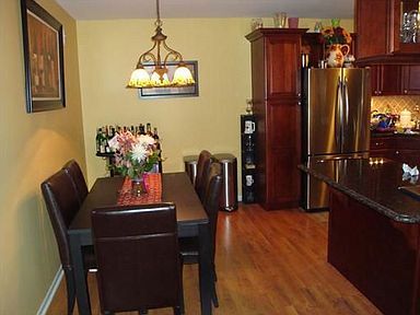Comedor1 - 13 Foxtail Ln