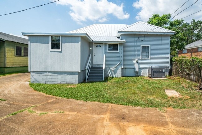 Building Photo - 1105 19th Street Tuscaloosa, AL 35401