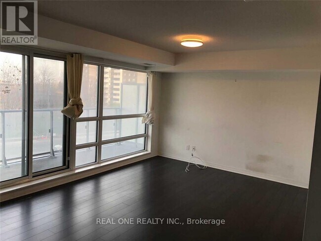 Photo du bâtiment - 2015 Sheppard Ave E