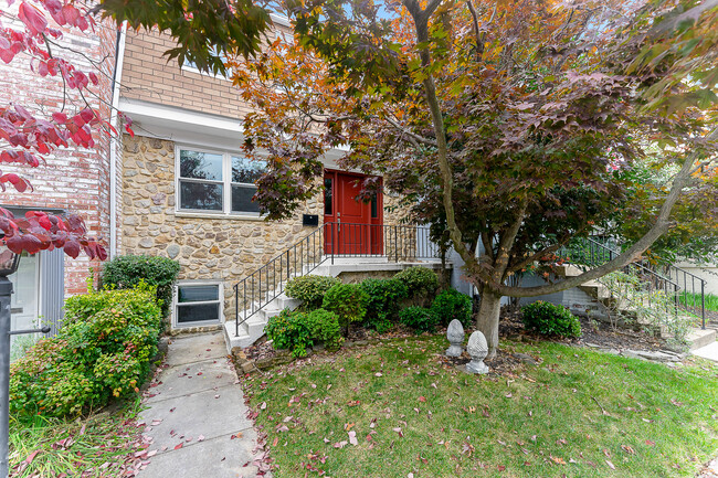 Building Photo - 2262 Wheystone St
