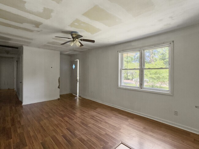 Foto del edificio - 1137 Carter Rd