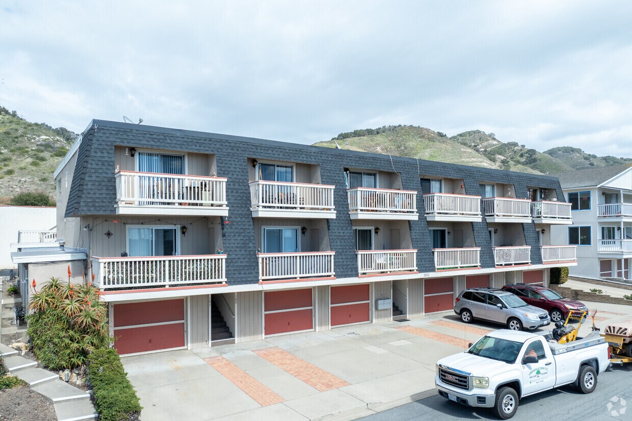Building Photo - 2611 Solano Rd