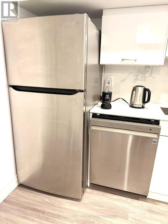 Building Photo - 255 Ashlar Rd