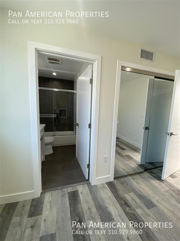 Building Photo - 1309 1/2 N Orange Dr.-