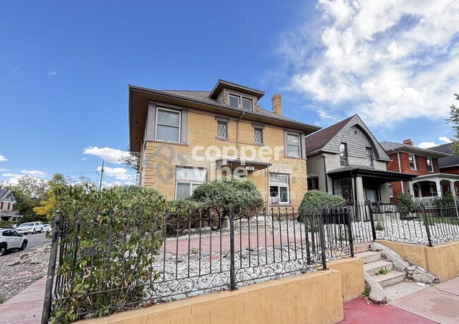 Photo - 146 Logan St Townhome