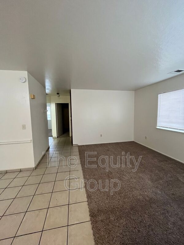 Building Photo - 800 W Pleasant Ave