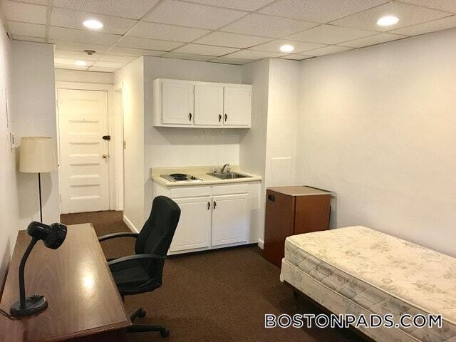 Building Photo - 854 Beacon St