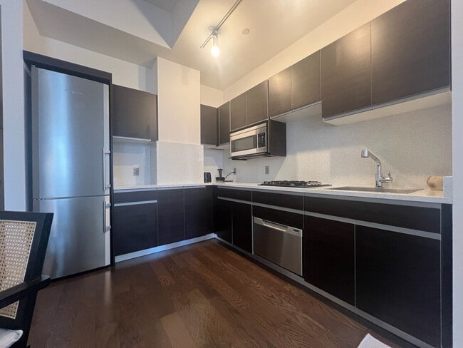 Building Photo - 27 Platt St