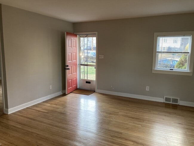 Foto del edificio - 1210 Rosedale Ave