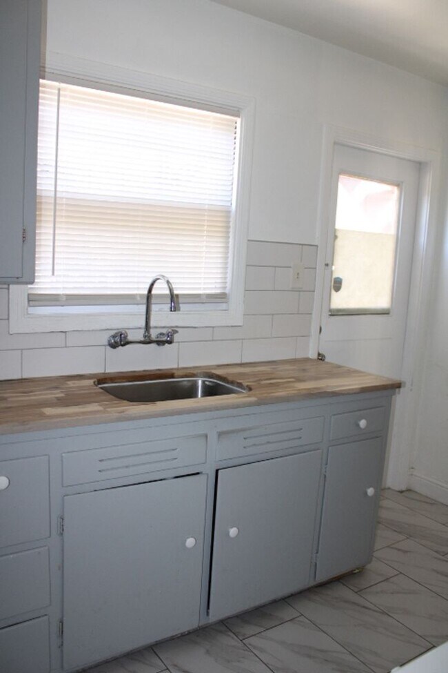 Foto del edificio - 400 33rd St