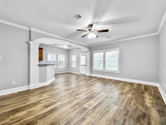 Foto del edificio - 10006 Wood Leaf Ct