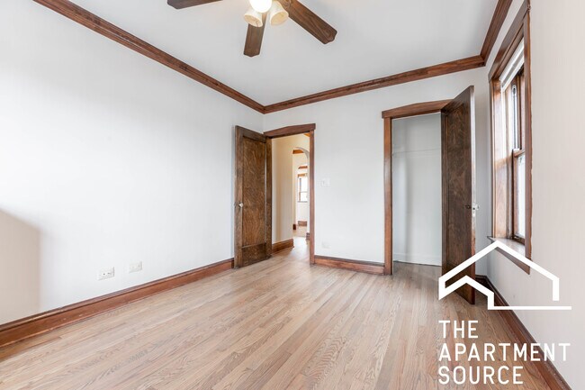 Building Photo - 1713 W Belle Plaine Ave