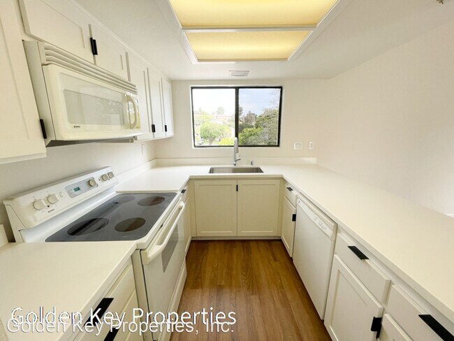 Foto del edificio - 2 br, 2 bath House - 544 Via De La Valle #J