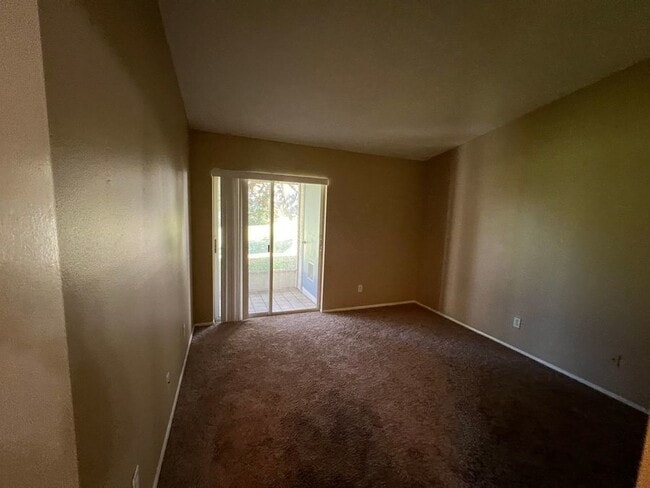 Foto del edificio - 2075 Isle Royal Ct SE