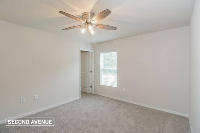 Foto del edificio - 6690 N Roland Dr