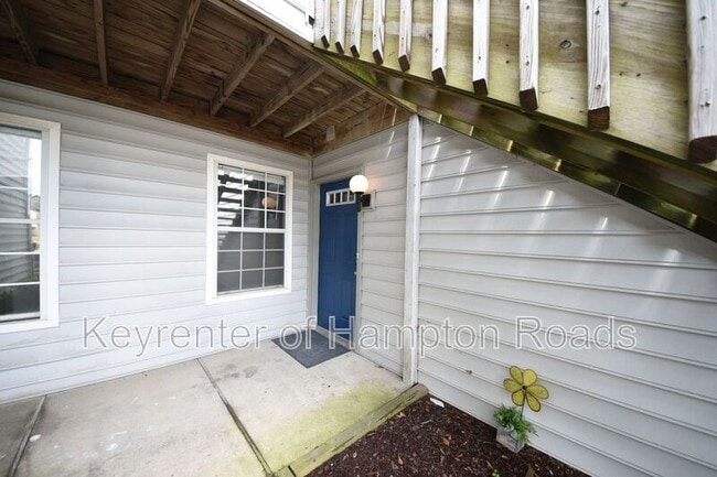 Building Photo - 612 Waters Dr