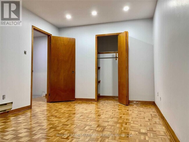 Photo du bâtiment - 1537 Dundas St W