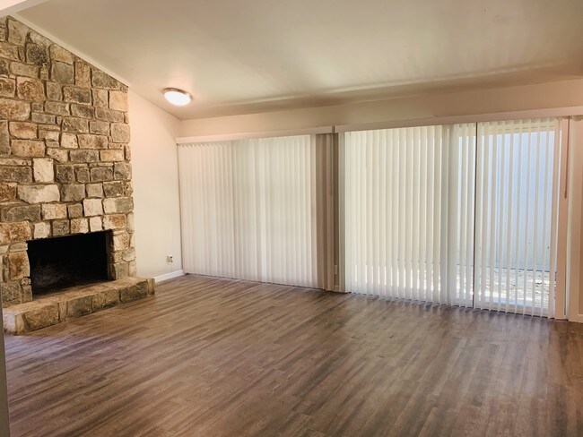 Building Photo - 9 Redbud Trail