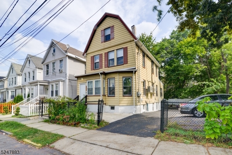 Primary Photo - 116 Brookside Ave
