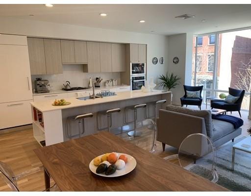 Building Photo - 7 E Springfield St