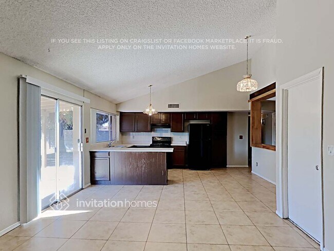 Building Photo - 3141 W Danbury Dr