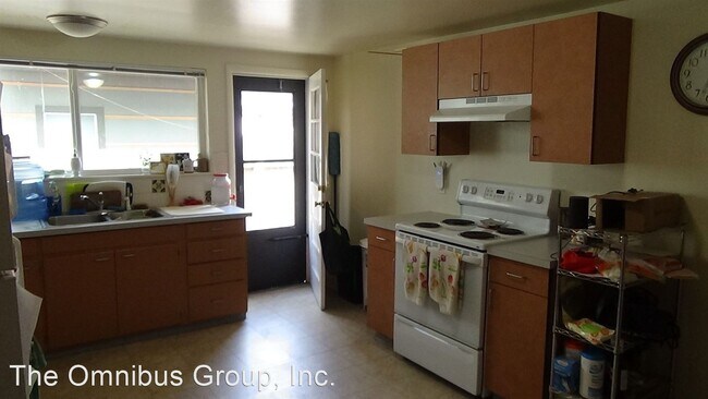 Building Photo - 2630-2632-2632 Mapleton Ave