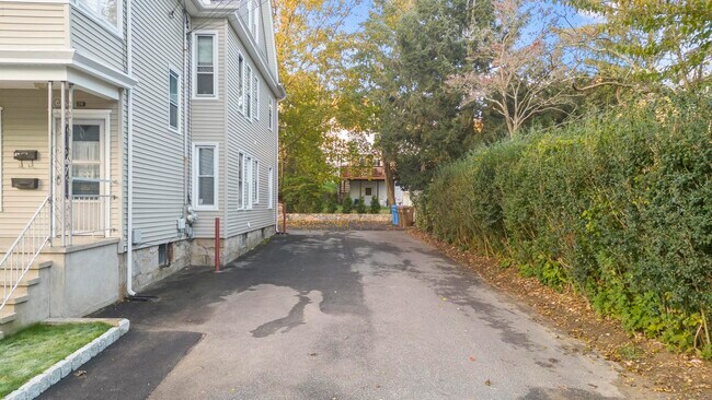 Foto del edificio - 32 Oak Ave