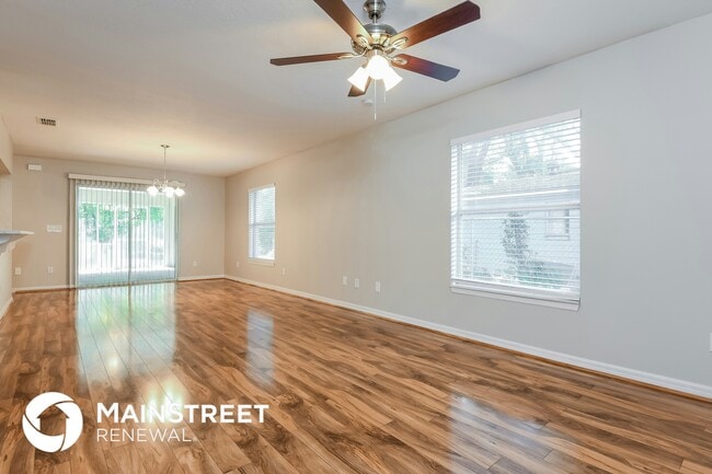 Building Photo - 2523 Yale Ave