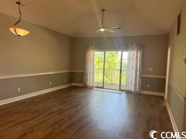Building Photo - 4261 Hibiscus Dr