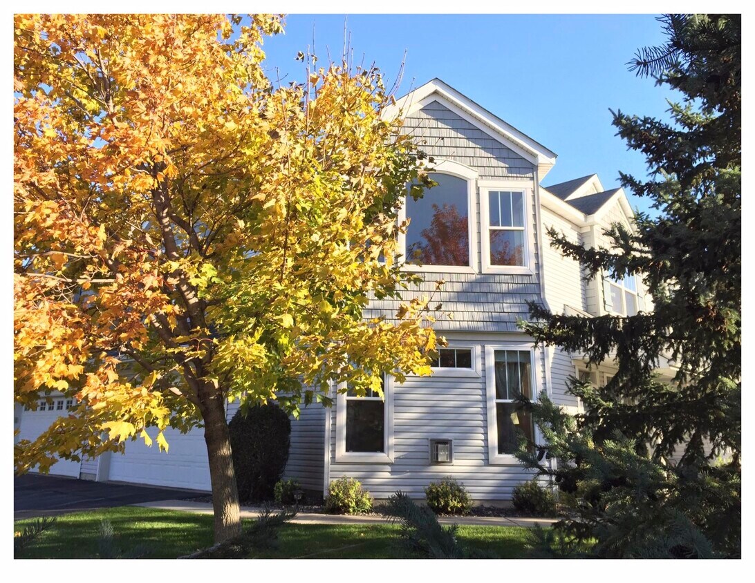 Primary Photo - 2198 Shamrock Pl
