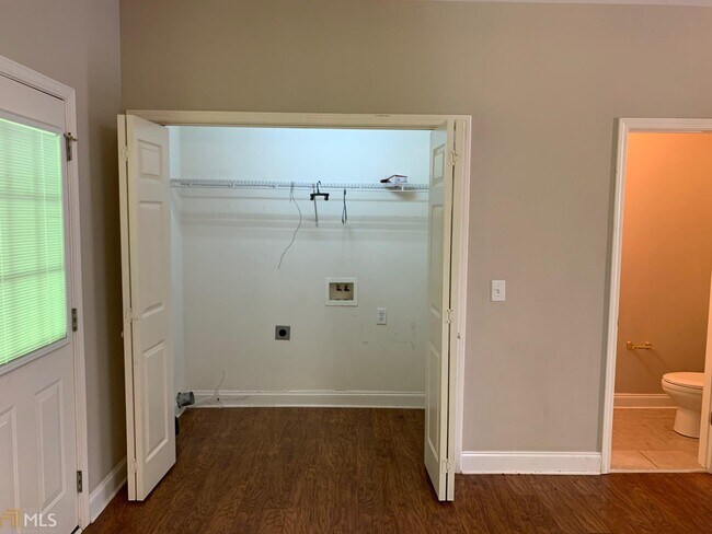 Foto del edificio - 106 Cane Creek Commons Dr