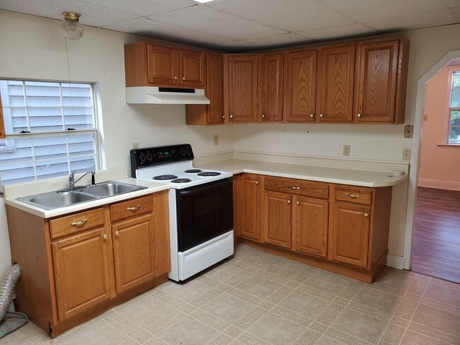 Building Photo - 24 N Kister St