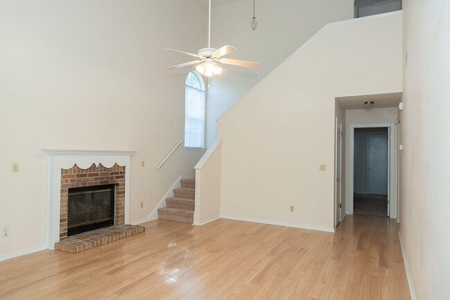Building Photo - 69 7th St