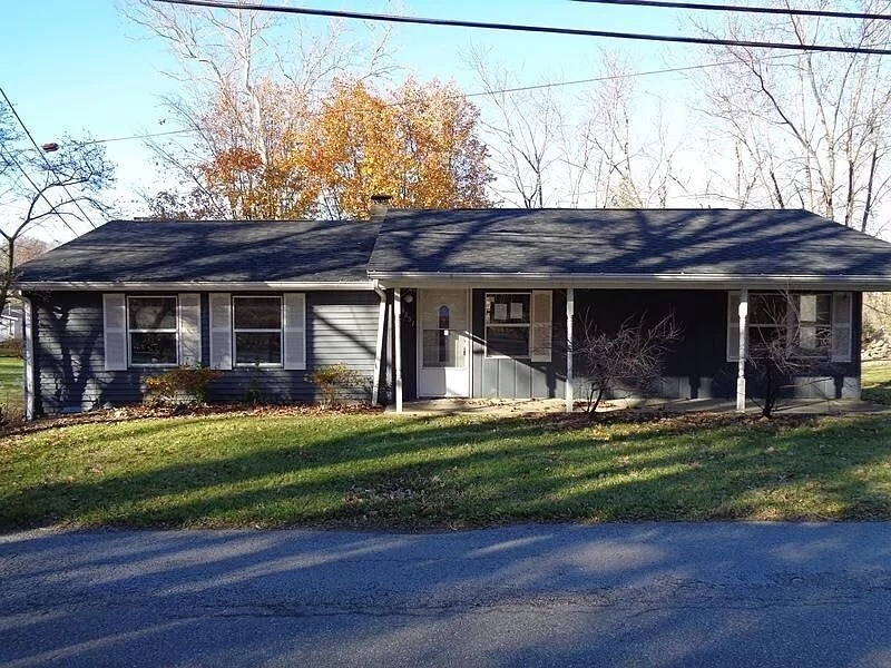 Primary Photo - 10562 Pleasant Ridge Rd