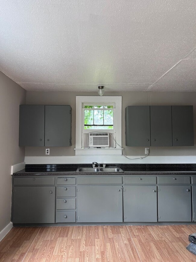 Building Photo - 31 Crawley Ln