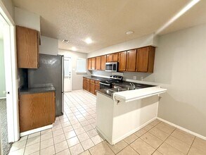 Building Photo - 1021-1023 Vera Ct