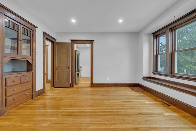 Building Photo - 11 Ryden St