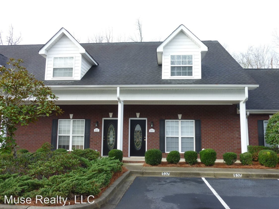Primary Photo - 541 Knighton Hill Rd