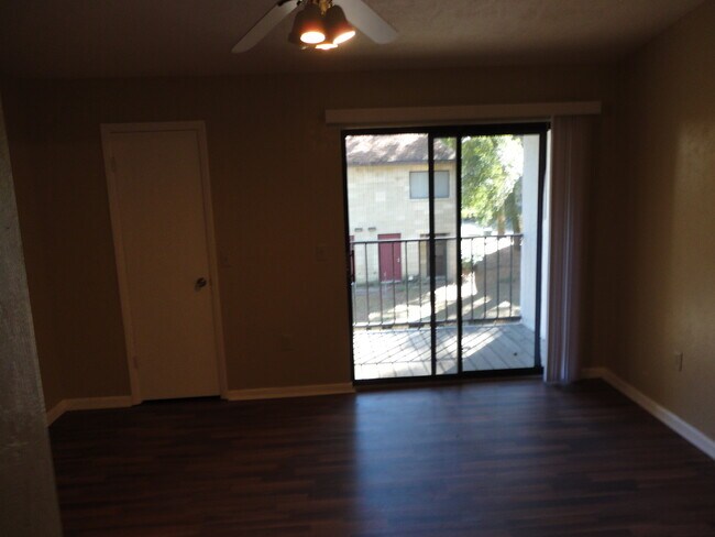 Foto del edificio - Nice 2 bedroom/ 1 1/2 bath town-home in Mill Run