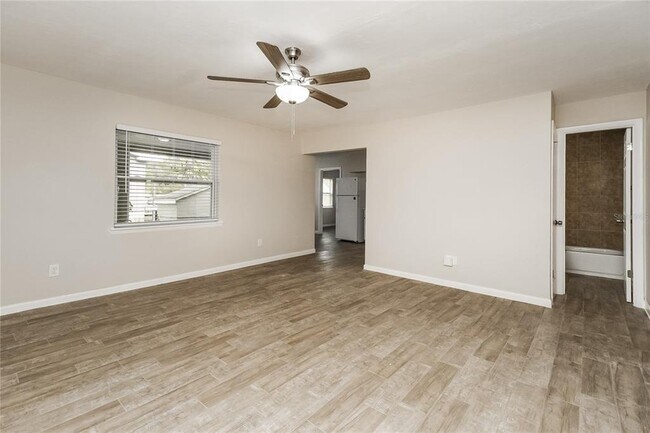 Foto del edificio - 2065 West Pkwy