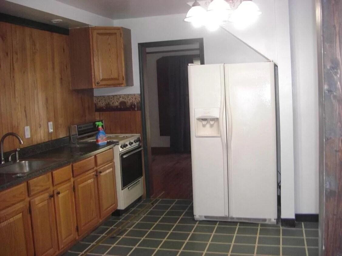 21821 Colgate St, Farmington Hills, MI 48336 House Rental in