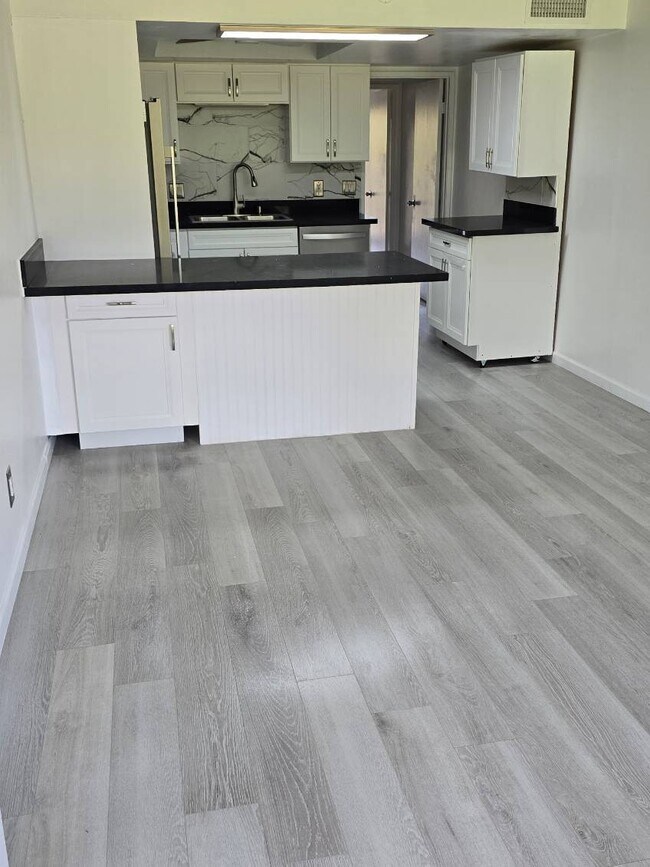 Área de cocina - 27725 Mountain Meadow Rd