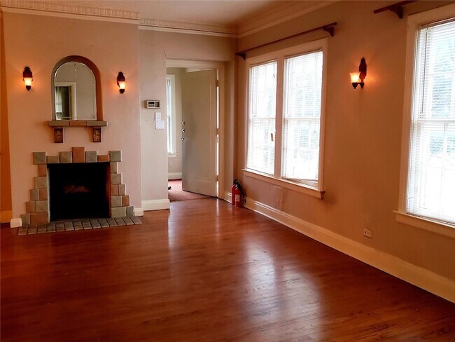 Foto del edificio - 4626 Columbia Ave