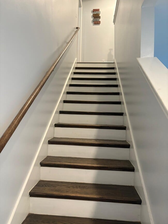 Stairs - 3414 Drysdale Dr