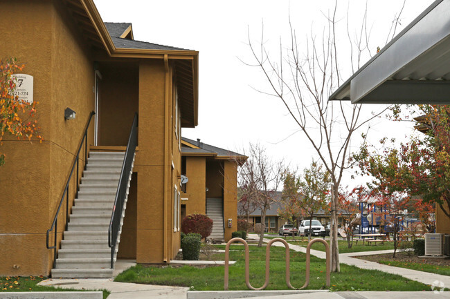 Foto del edificio - The Village At Chowchilla