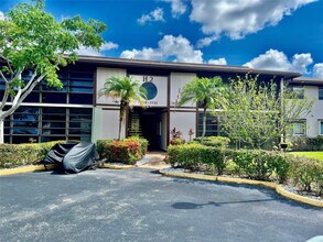 Building Photo - 9718 S Belfort Cir
