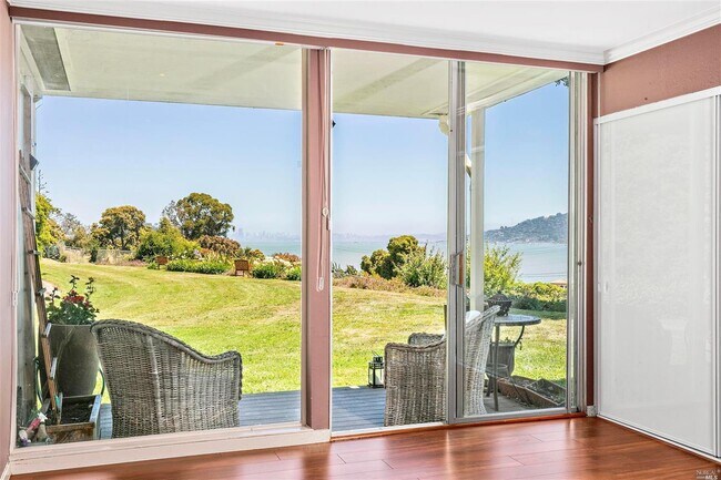 Foto del edificio - 35 Andrew Dr