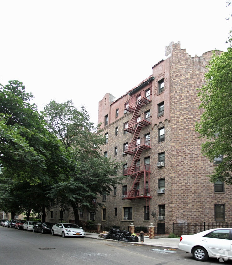 Primary Photo - Vandervr Apts