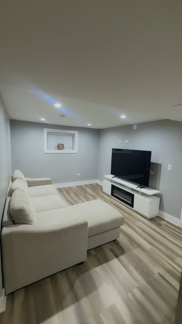 Building Photo - 5703 W Seminole St