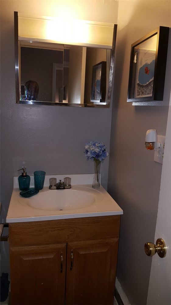 Foto del edificio - 5021 East Outer Drive - B305